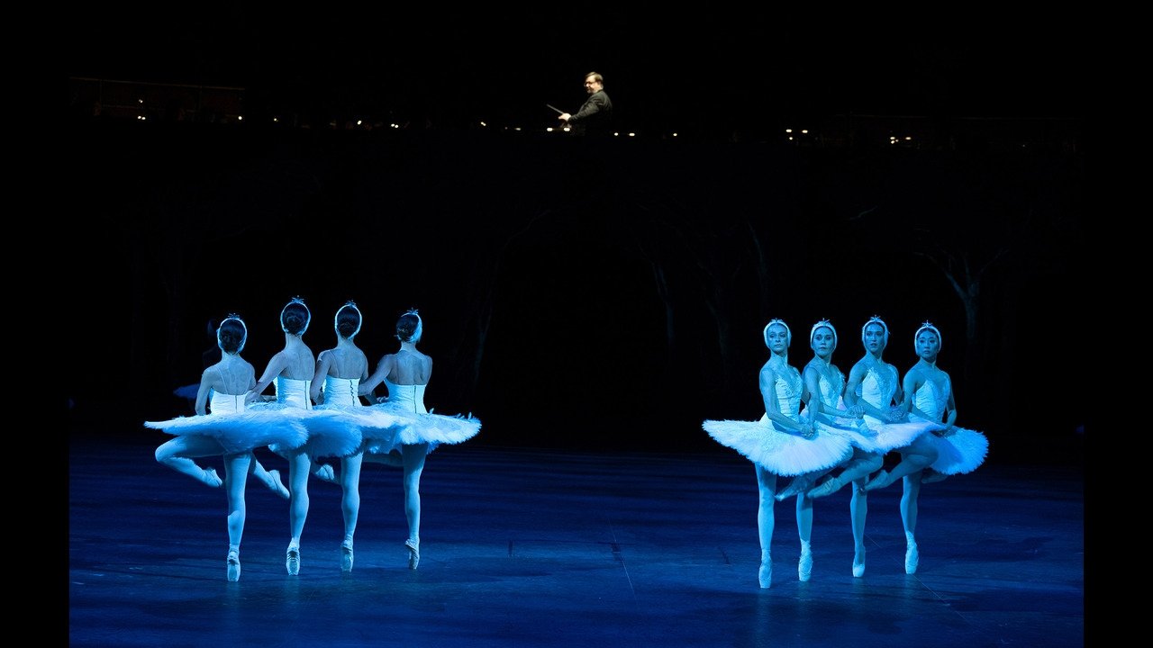 English National Ballet: Swan Lake Movie Screenshot 2 English National Ballet: Swan Lake Movie Screenshot 2